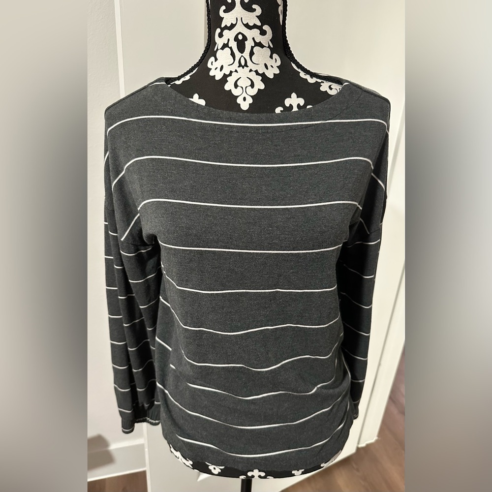 Soma Wknd pullover top long sleeve gray white stripe relaxed Top - Picture 2 of 13